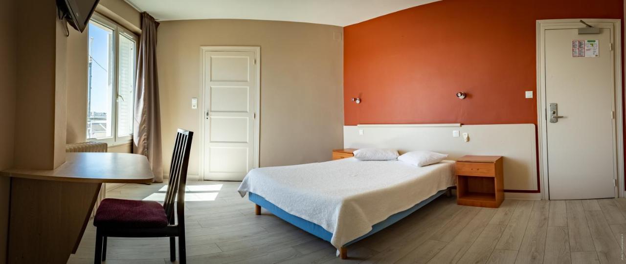Hotel De La Gare Châteauroux Buitenkant foto