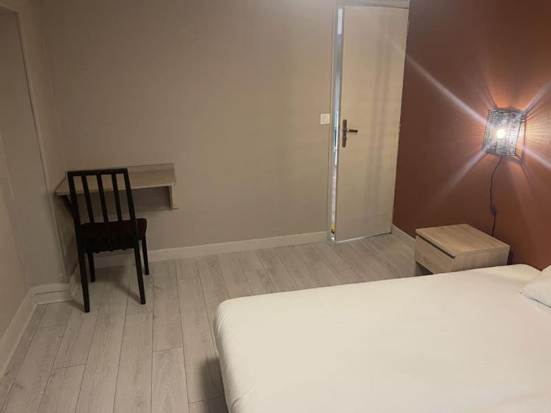 Hotel De La Gare Châteauroux Buitenkant foto